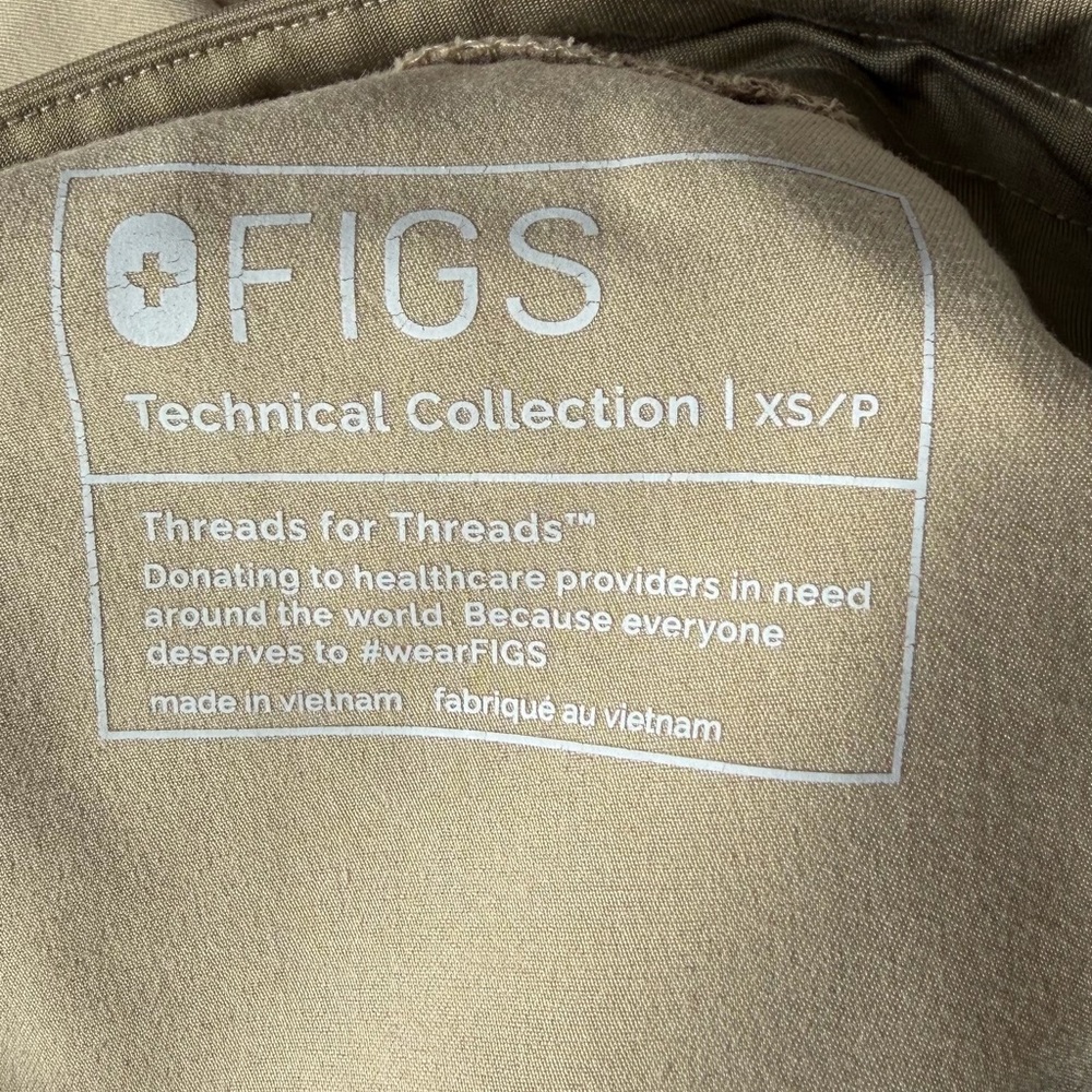 FIGS Women’s Medical Scrubs Khaki XXS & XS - Picture 9 of 9